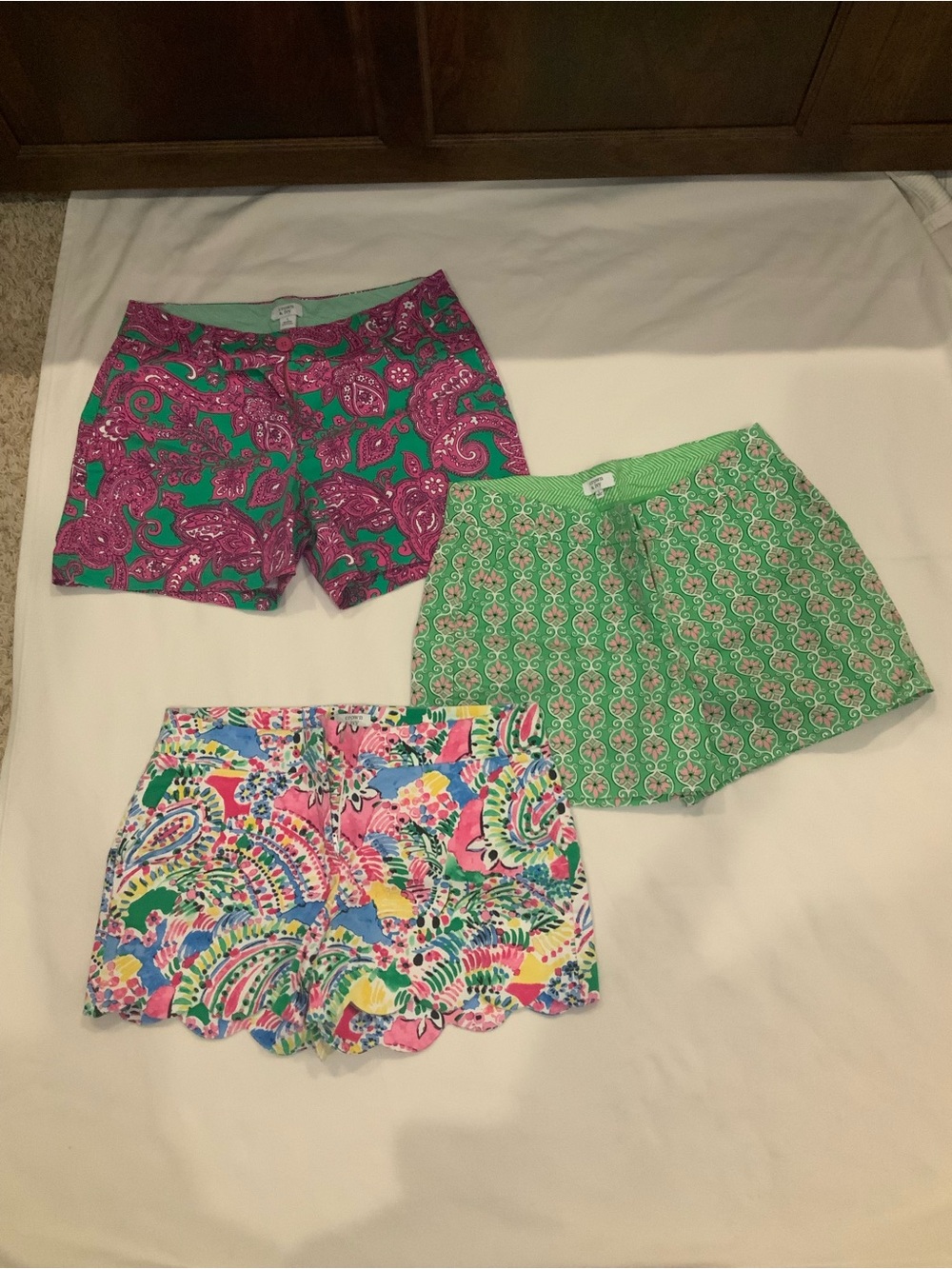 Lot of 3 crown & ivy Bright Floral Print Shorts in Green, Pink, Blue, Yellow